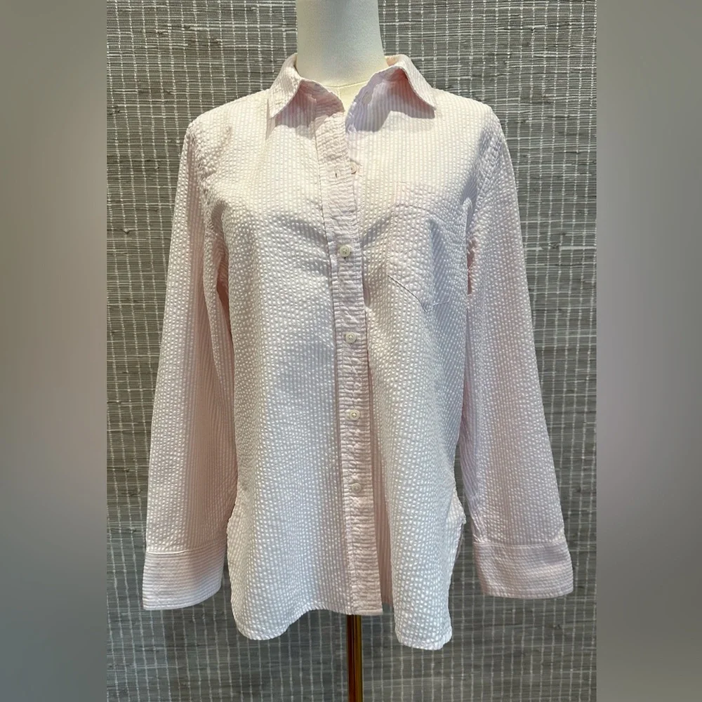 💙 J. Crew Classic-fit shirt in seersucker 💙